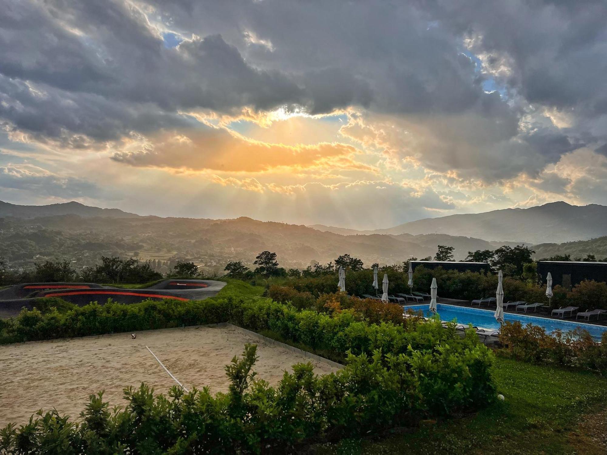 Hotel Flandra Glamping Corbeni Exterior foto