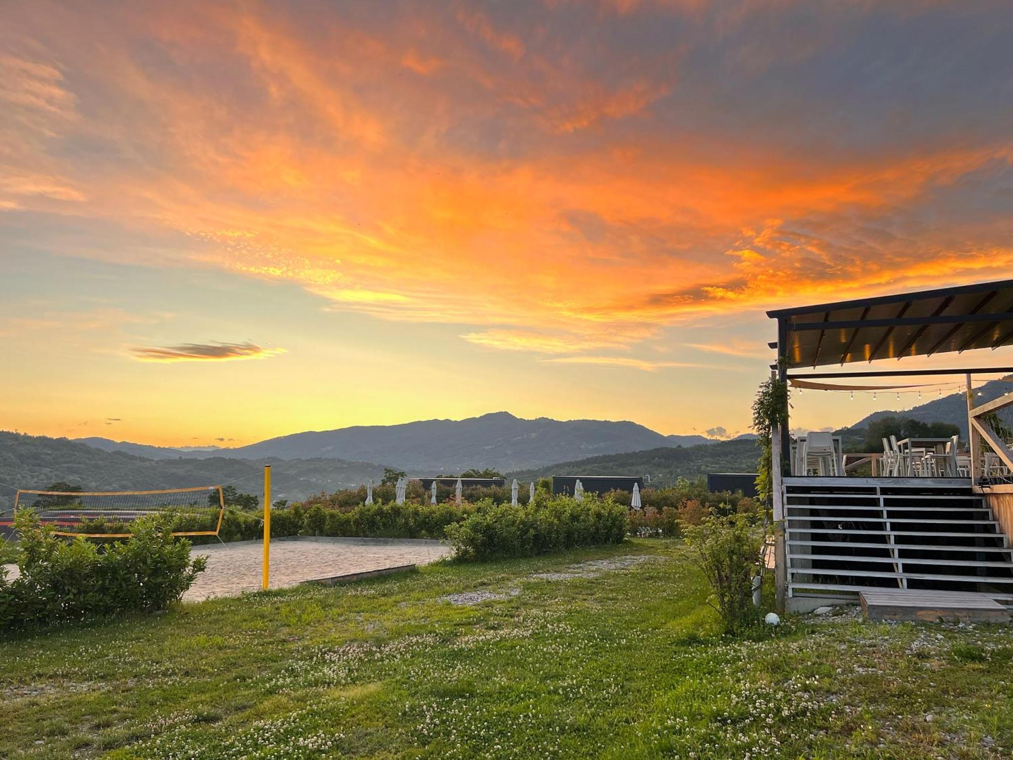Hotel Flandra Glamping Corbeni Exterior foto
